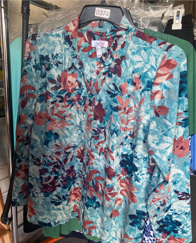 Denim and Company, floral blouse, size medium